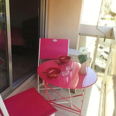 Juan Les Pins, T2 Cosy Et Confortable, Avec Parking En Sous-sol, Proche Plages Et Commerces Appartamento