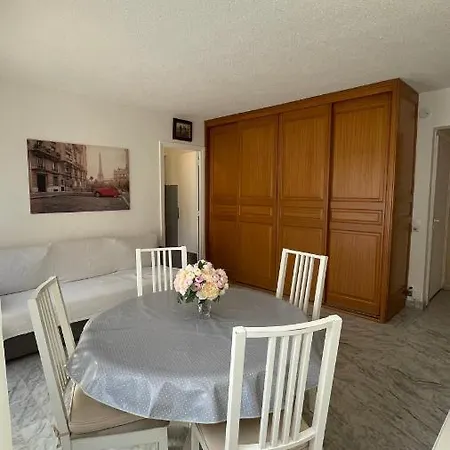 Juan Les Pins, T2 Cosy Et Confortable, Avec Parking En Sous-sol, Proche Plages Et Commerces Appartamento Antibes