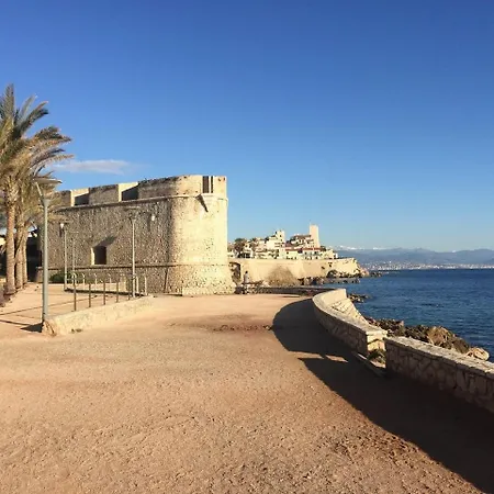 Juan Les Pins, T2 Cosy Et Confortable, Avec Parking En Sous-sol, Proche Plages Et Commerces Appartamento Antibes